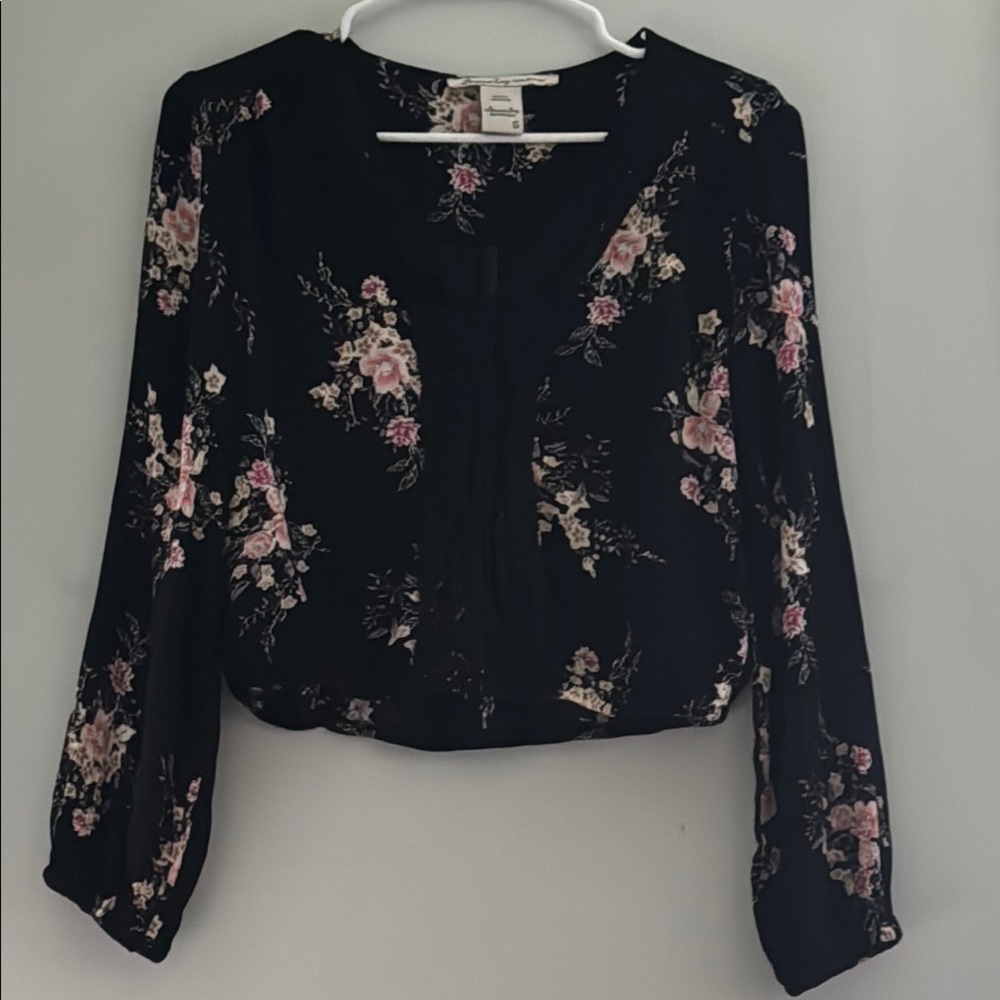 American Rag Black Floral 3/4 Sleeve Crop Blouse